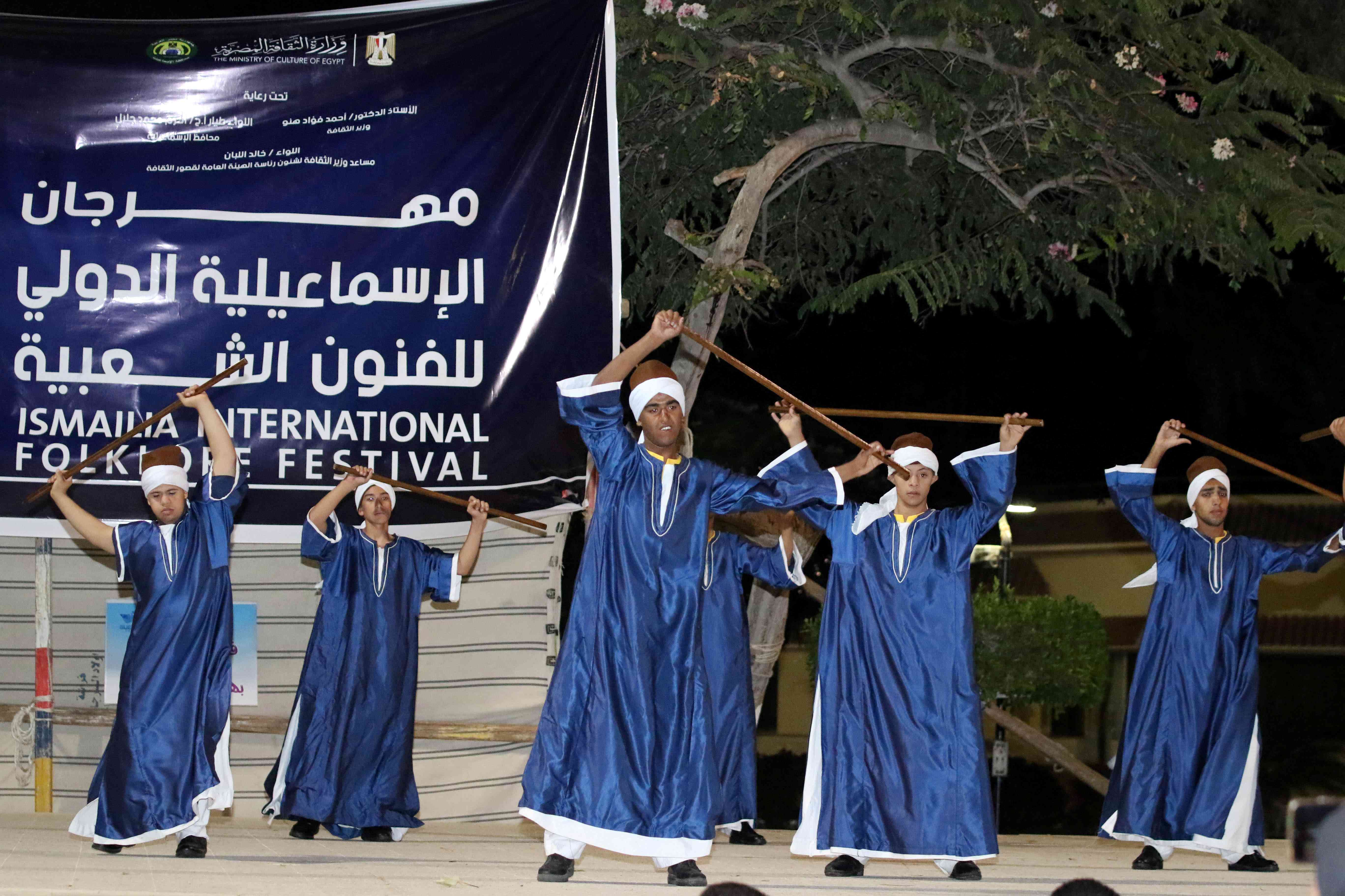 من عروض فرقة قناة السويس للفنون الشعبية.. تصوير: محمد عوض