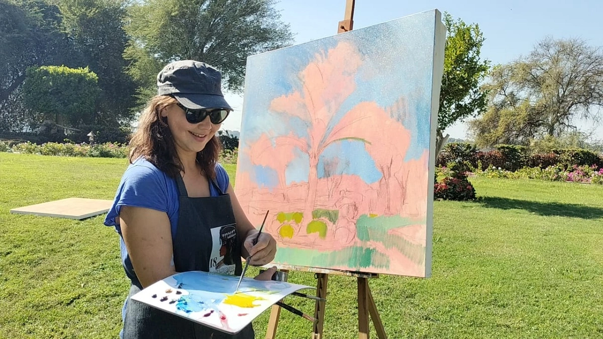 لفنانة ناتاشا خلال مشاركتها في ملتقى الأقصر الدولي للتصوير.. تصوير: أبوالحسن عبدالستار