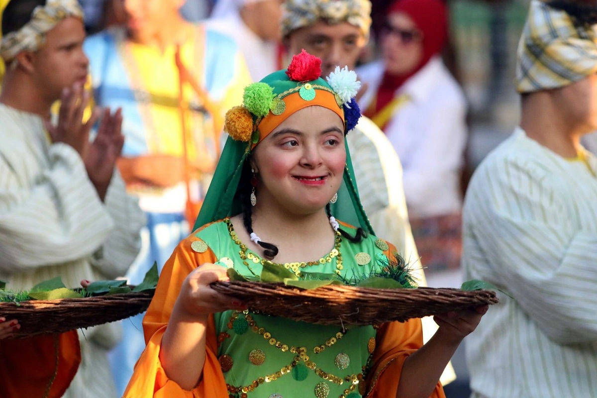 عرض راقص لمهرجان الإسماعيلية الدولي للفنون الشعبية.. تصوير: محمد عوض