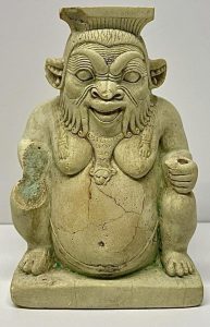 قطعة أثرية مُستردة من الولايات المتحدة.. المصدر وزارة السياحة والآُثار