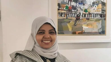 التشكيلية مرفت الشاذلي من معرض صدى الجنوب.. الصورة بواسطة الفنانة