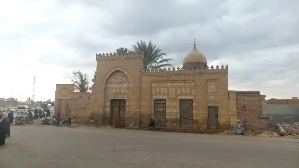 مقبرة شوقي فبل الهدم- تصوير حسن حافظ