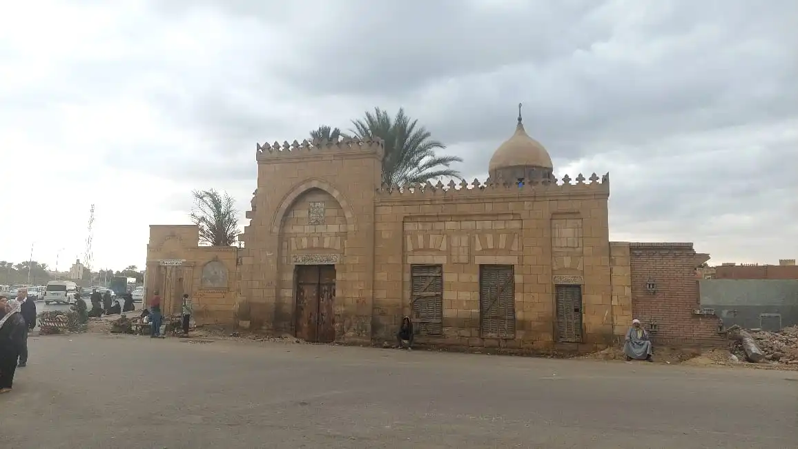 مقبرة شوقي فبل الهدم- تصوير حسن حافظ