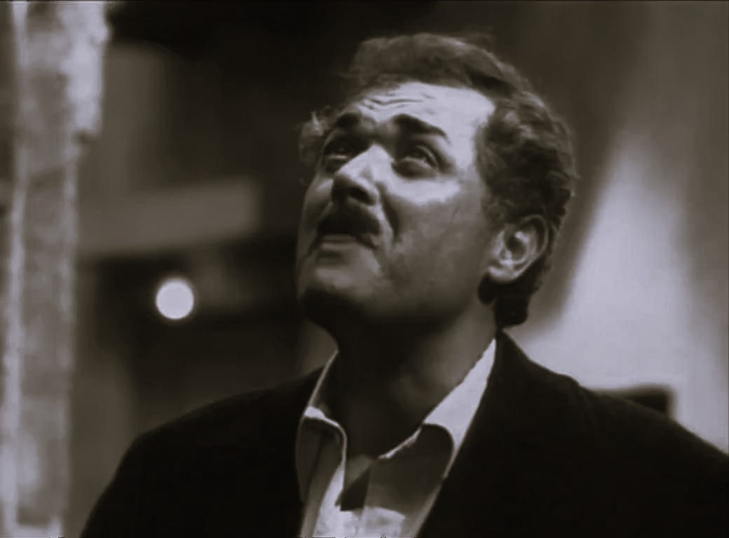 محمود عبد العزيز في فيلم الكيت كات.. أرشيف خاص