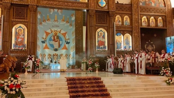 ترانيم وألحان في الكنيسة.. مشاع إبداعي