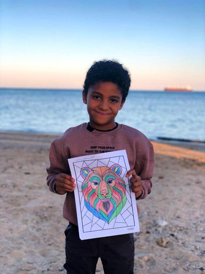 جانب من باحة الفنون على شاطئ البحر بمدنية القصير