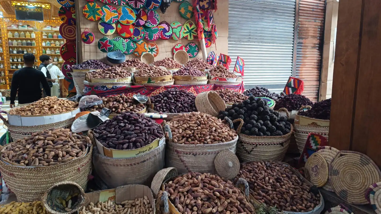 السوق السياحي في أسوان.. تصوير: وفاء أمين