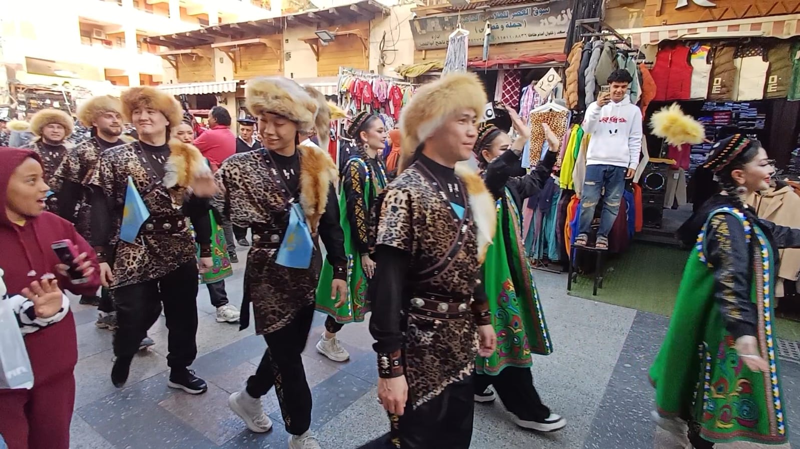 ديفيليه السوق السياحي.. تصوير: وفاء أمين