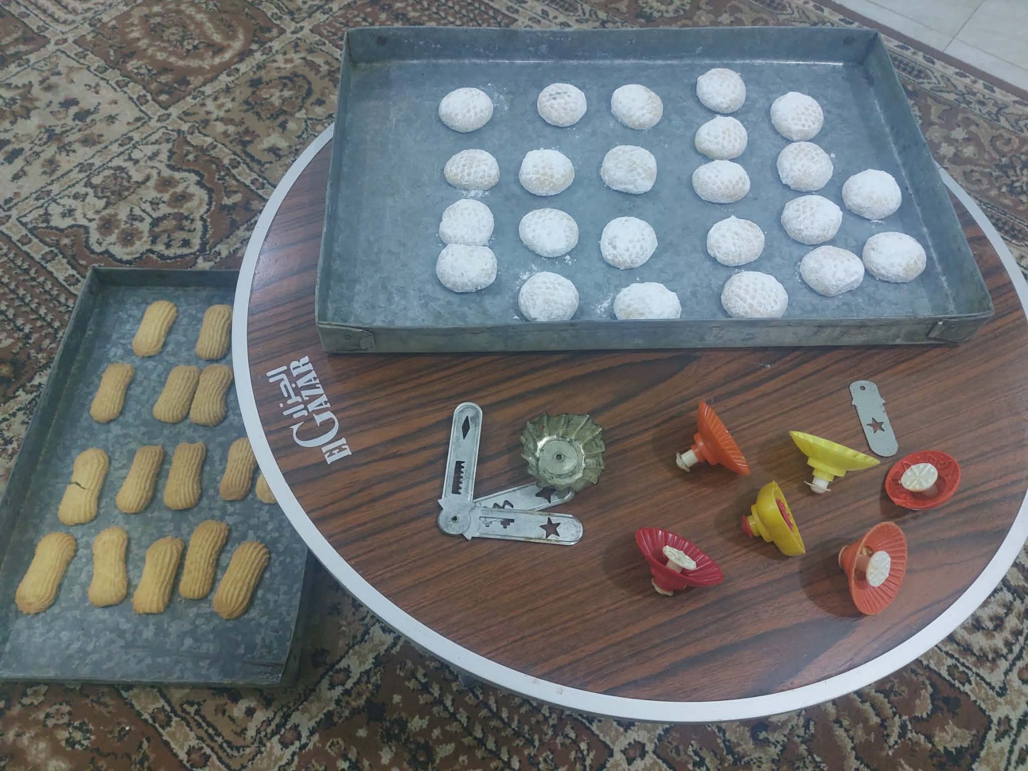 ستات البيوت يالمنيا يصنعون كحك العيد - تصوير أسماء منتصر