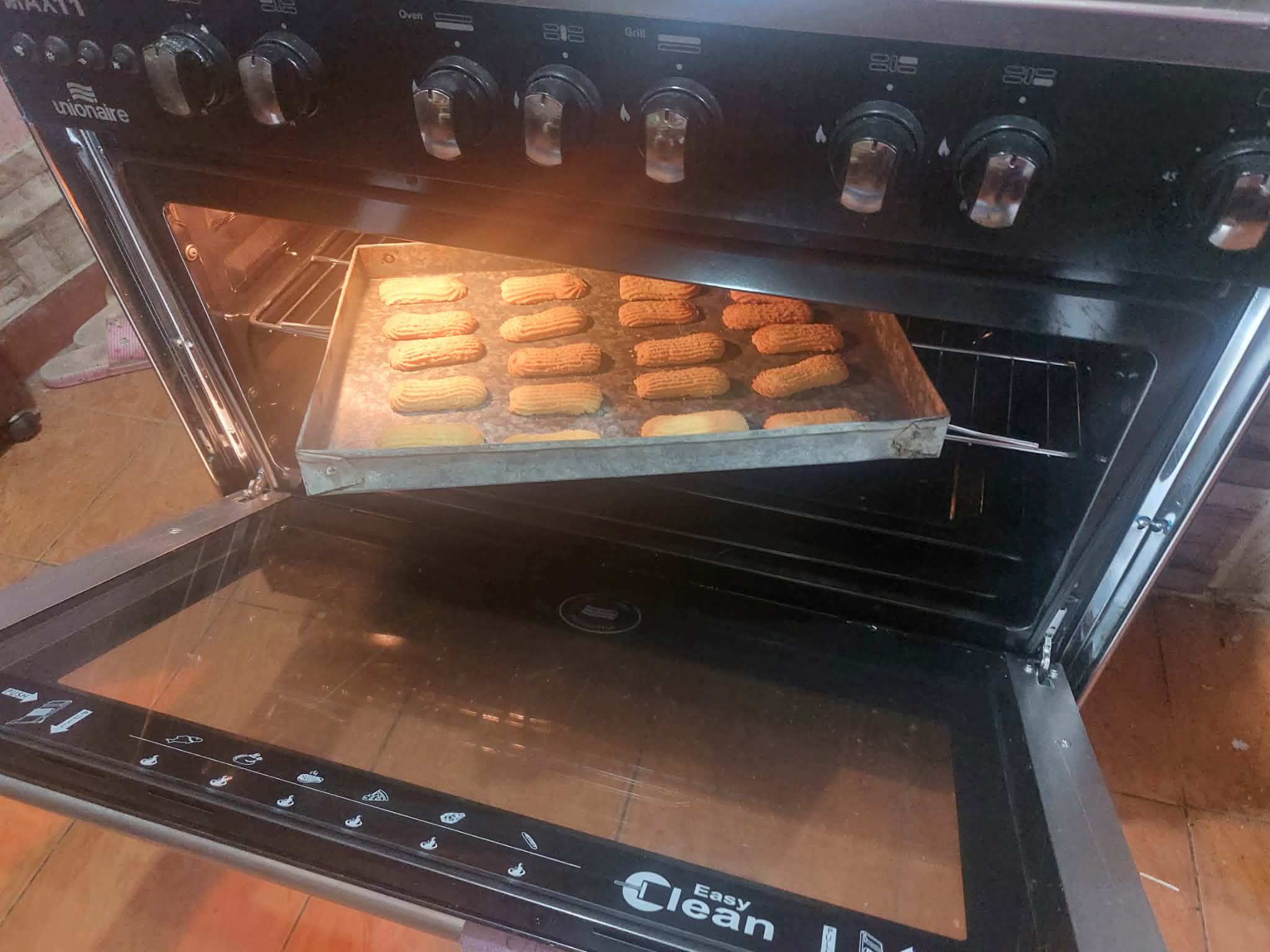 ستات البيوت يالمنيا يصنعون كحك العيد.. تصوير: أسماء منتصر