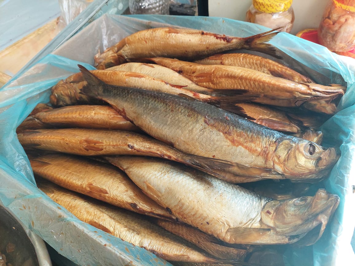 مع اقتراب عيد الفطر...الفسيخ يزاحم كحك العيد على موائد الأسايطة تصوير جاسمين مهنى