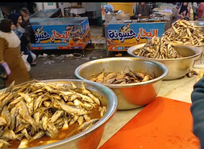 أنواع السردين في سوق الفسيخ بدمنهور.. تصوير: محمود دوير