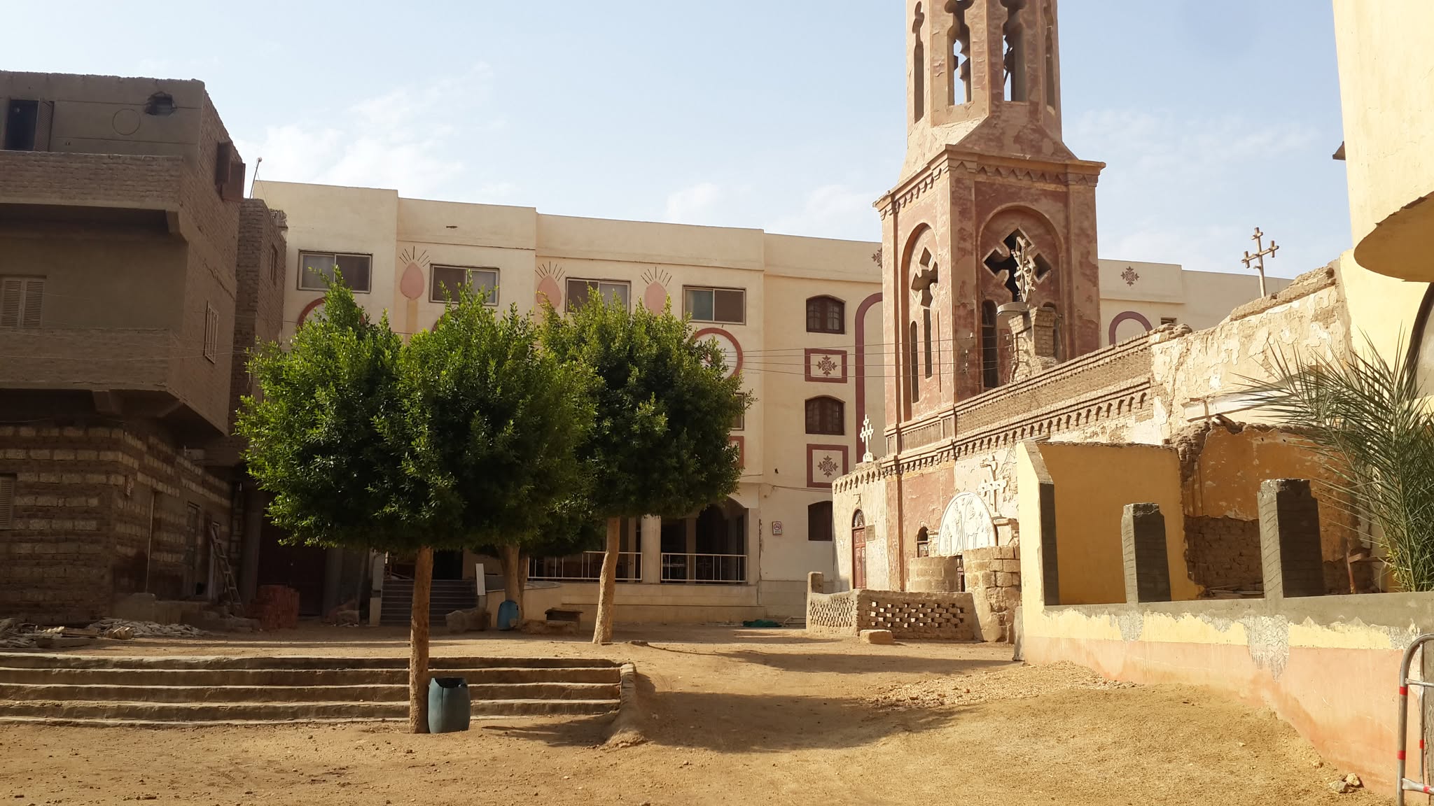 الكنيسة الأثرية دير أبوحنس - تصوير أسماء منتصر