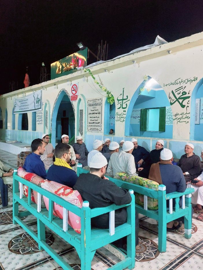 من أمام ضريح الحاجة زكية في حميثرة.. الصورة من مسؤول الساحة