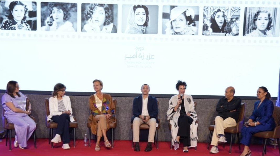 ندوة الفنانة عزيزة أمير.. تصوير: وفاء أمين 