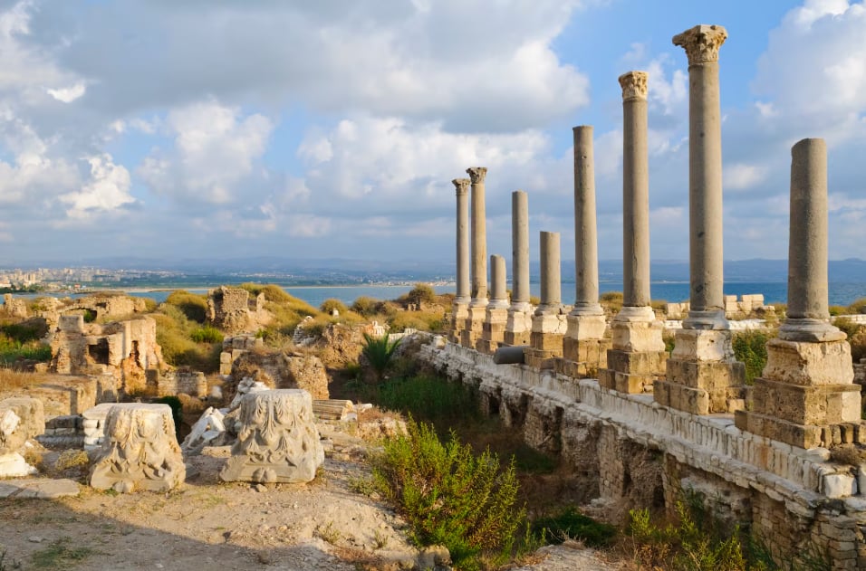 آثار رومانية في صور بلبنان.. مصدر الصورة جويل كاريليت لجيتي إيميجز