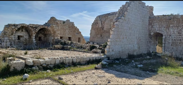 قلعة شمع عام 2024 بعد استهدافها.. مصدر الصورة المديرية العامة للآثار بوزارة الثقافة اللبنانية