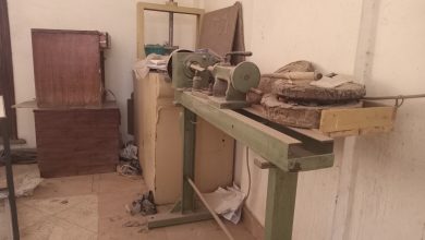 توقف ماكينات المركز الحضري للمرأة بالأقصر عن العمل.. تصوير: أماني خيري