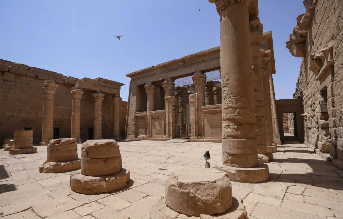 من داخل معبد كلابشة في أسوان.. تصوير: أحمد مصطفى