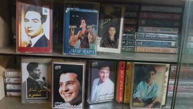 أشرطة الكاسيت في البحيرة.. تصوير: محمود دوير