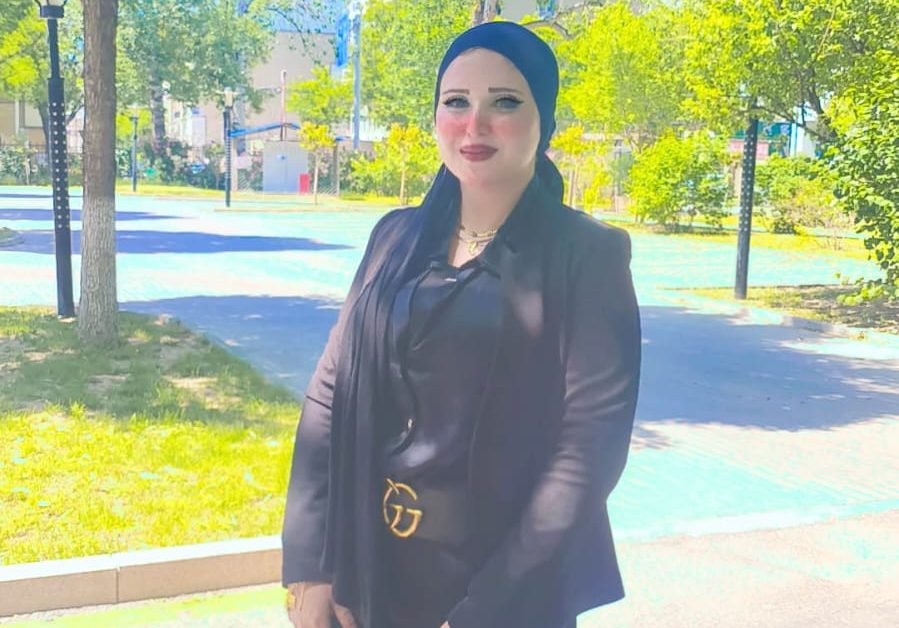 سالي نبيه