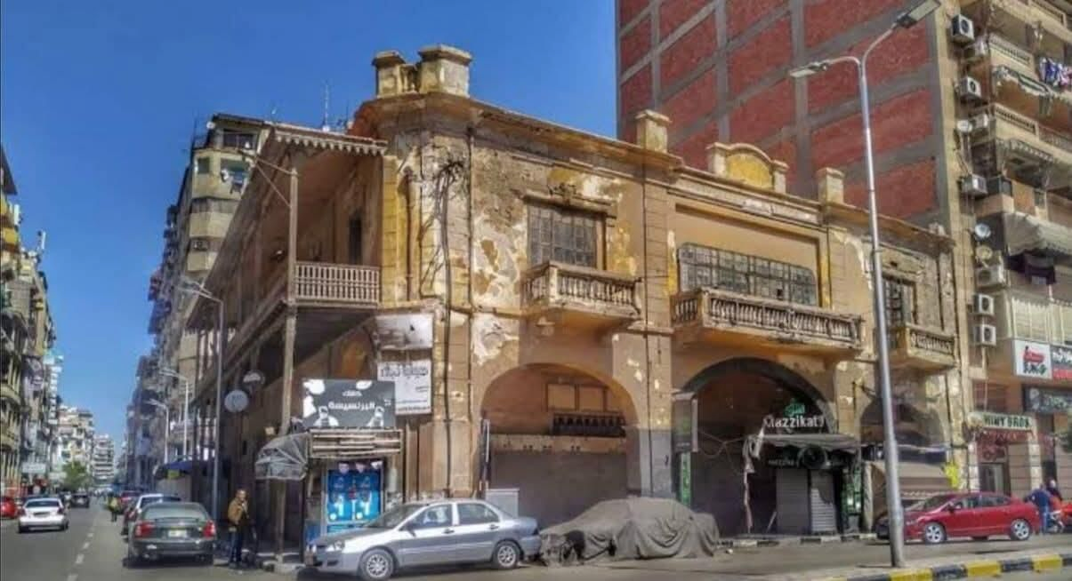 مبنى البوسطة الفرنسية في بورسعيد قبل هدمه.. تصوير: أسامة كمال