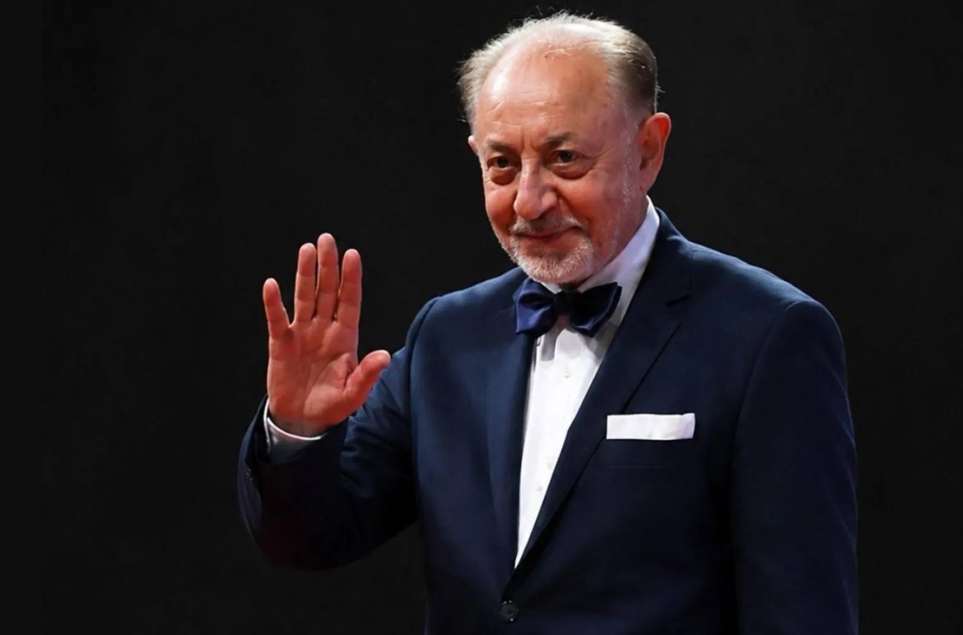 مخيون 